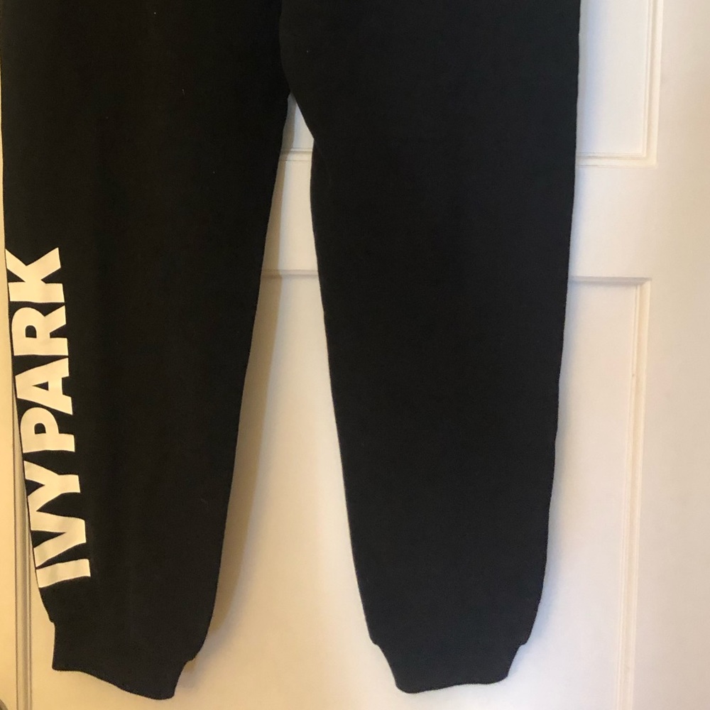 Ivy Park Black Jogger Sweatpants (Medium) NWT